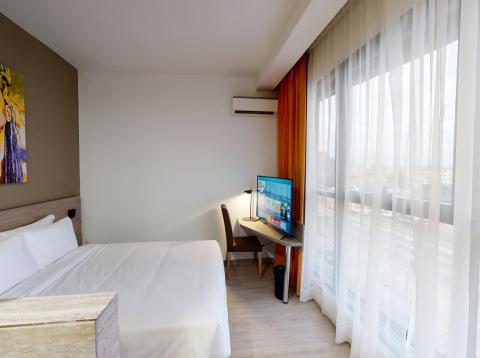 Chambre supérieure : Tu sors, je sors